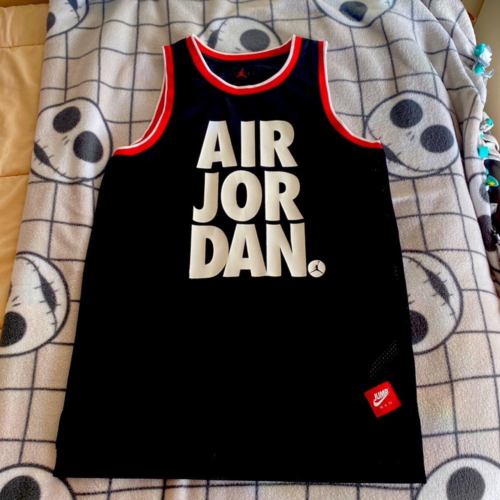 Black, Red, White JORDAN Jersey Size: XL